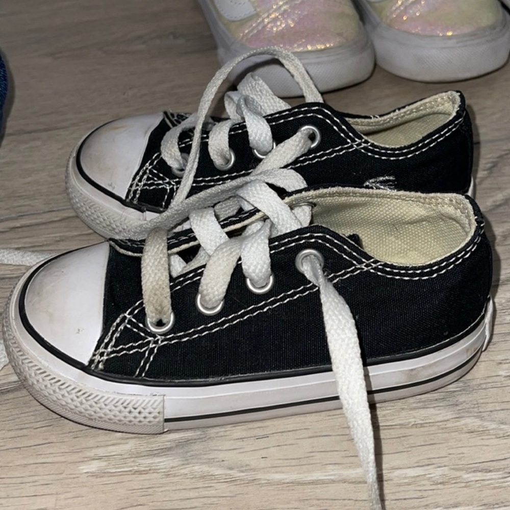 Converse Black Low Top Shoes Toddler Size 6